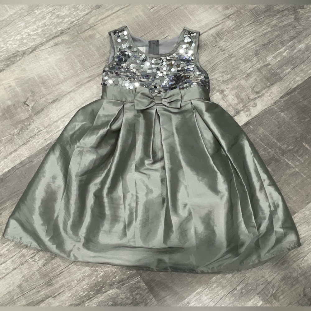BCX Girls 6x Formal Dress Gray/Silver Sequin Like New